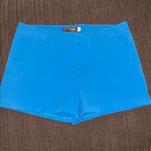 Cuffed blue shorts